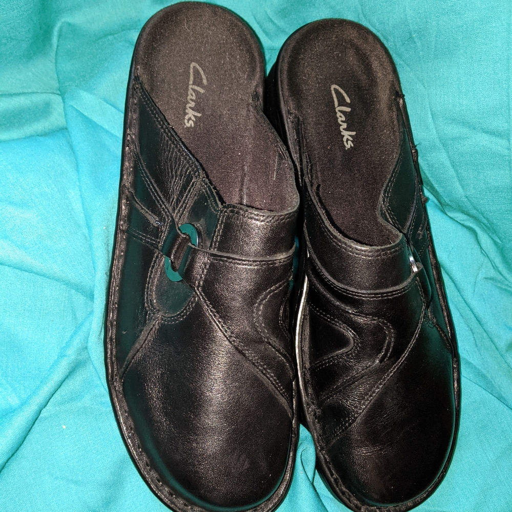 Women's 9 black Clarks